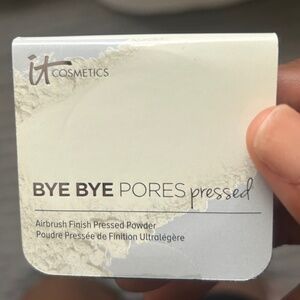 it Cosmetics BYE BYE PORES Airbrush Finish Powder- Travel Size - TRANSLUCENT